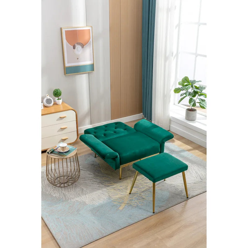 Fauteuil en velours capitonné avec accoudoirs et dossier réglables et son pouf